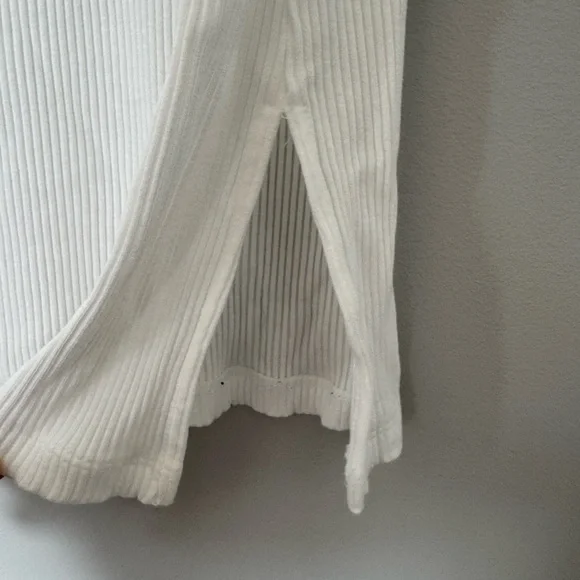 Halston Ribbed White Tank Top - Picture 2 of 4